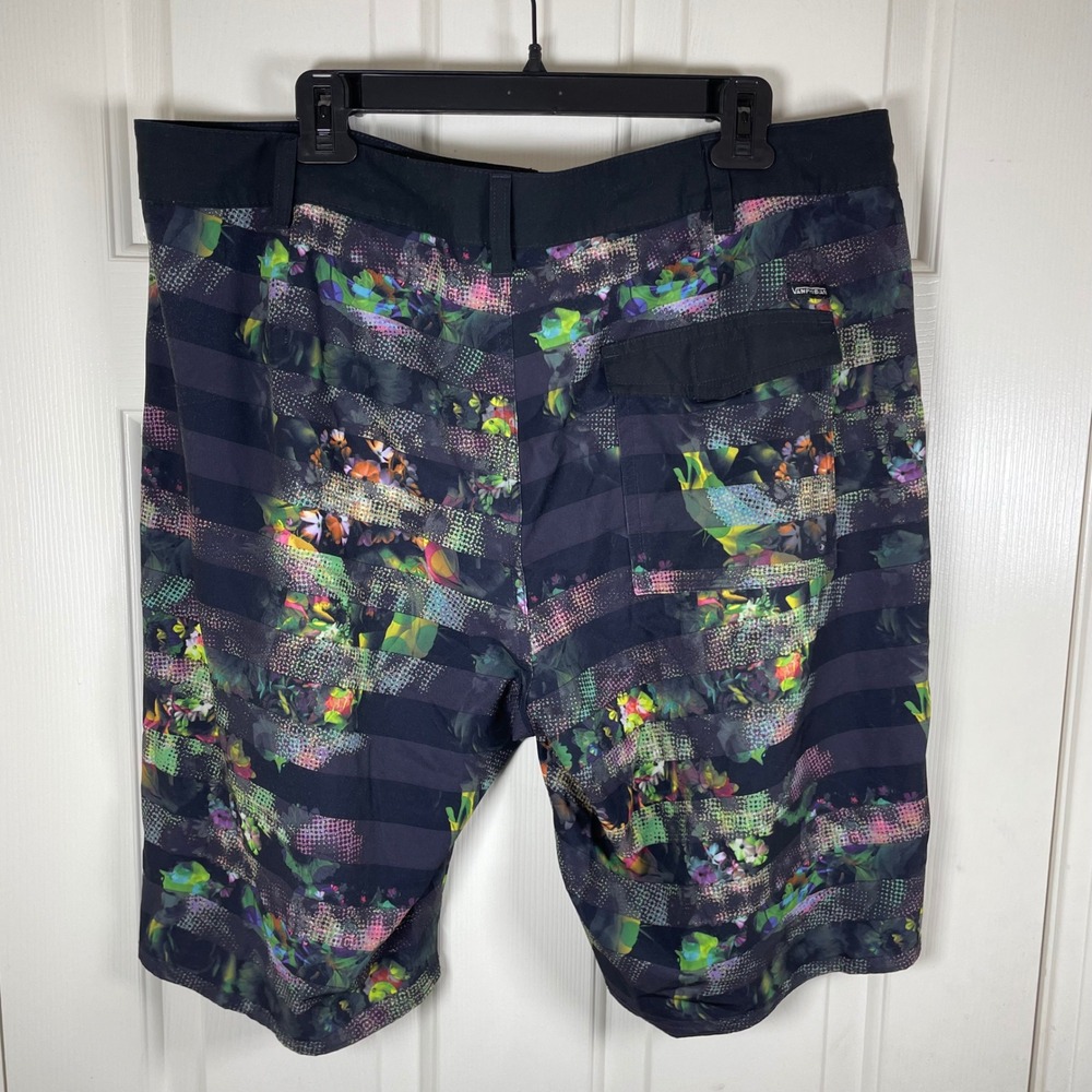 Vans Vanphibian Mens 38 Hybrid Board Shorts Black Floral Striped Stretch Swim - Picture 3 of 7